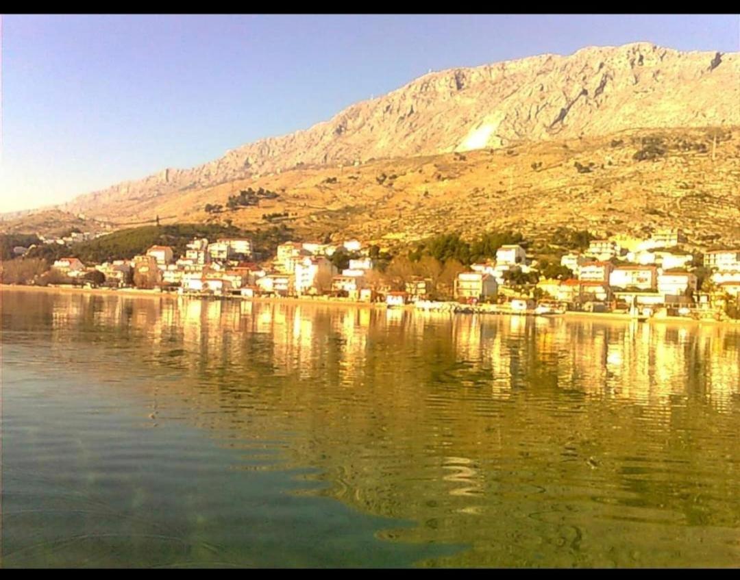 Apartmani Branko Vojnovic أوميس الغرفة الصورة