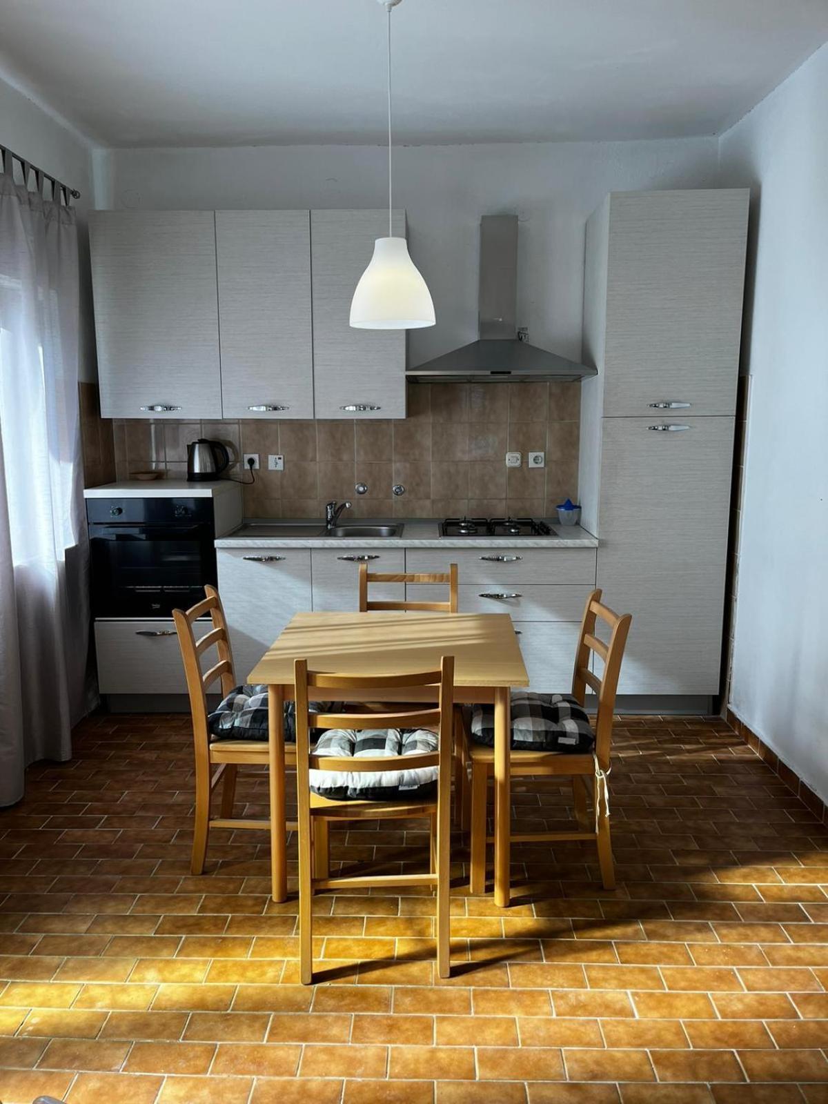 Apartmani Branko Vojnovic أوميس الغرفة الصورة